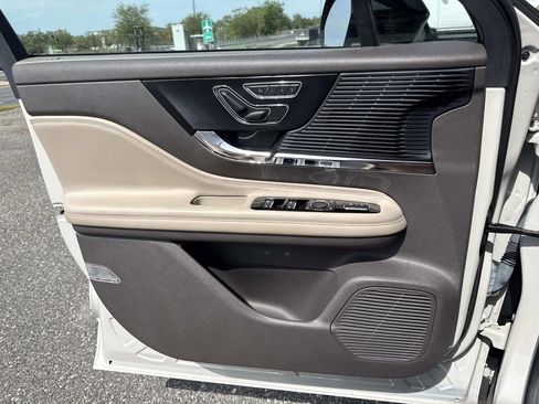 Certified 2021 Lincoln Corsair FWD w/ Equipment Group 101A image 18