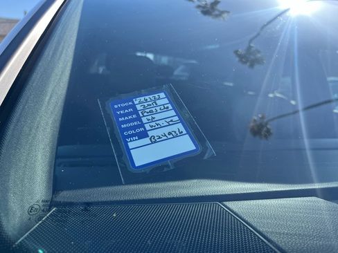 Used 2018 Porsche Macan AWD/4WD image 33