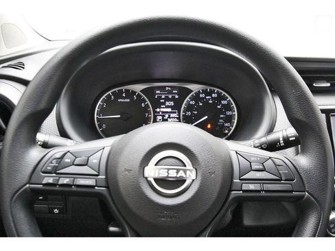 Used 2025 Nissan Kicks Play S FWD image 13