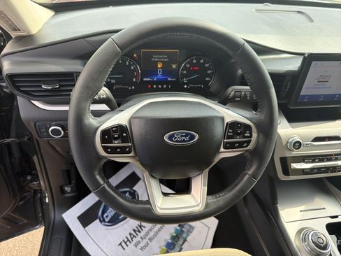 Used 2023 Ford Explorer XLT RWD image 14
