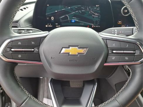 Used 2026 Chevrolet Traverse LT AWD/4WD image 12