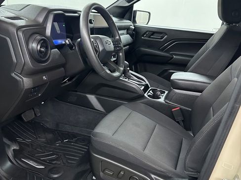 Used 2023 Chevrolet Colorado Trail Boss w/ Advanced Trailering Package AWD/4WD image 10