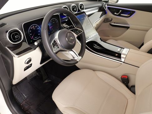 Used 2023 Mercedes-Benz GLC 300 4MATIC image 28