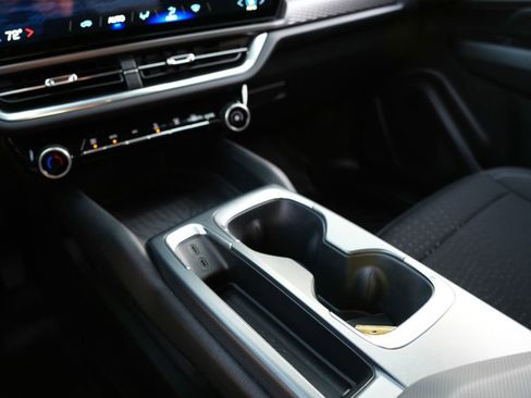 Used 2025 Chevrolet Equinox EV LT image 15