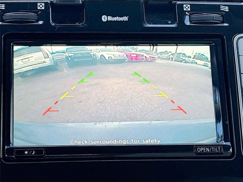 Used 2016 Nissan Leaf SV FWD image 14