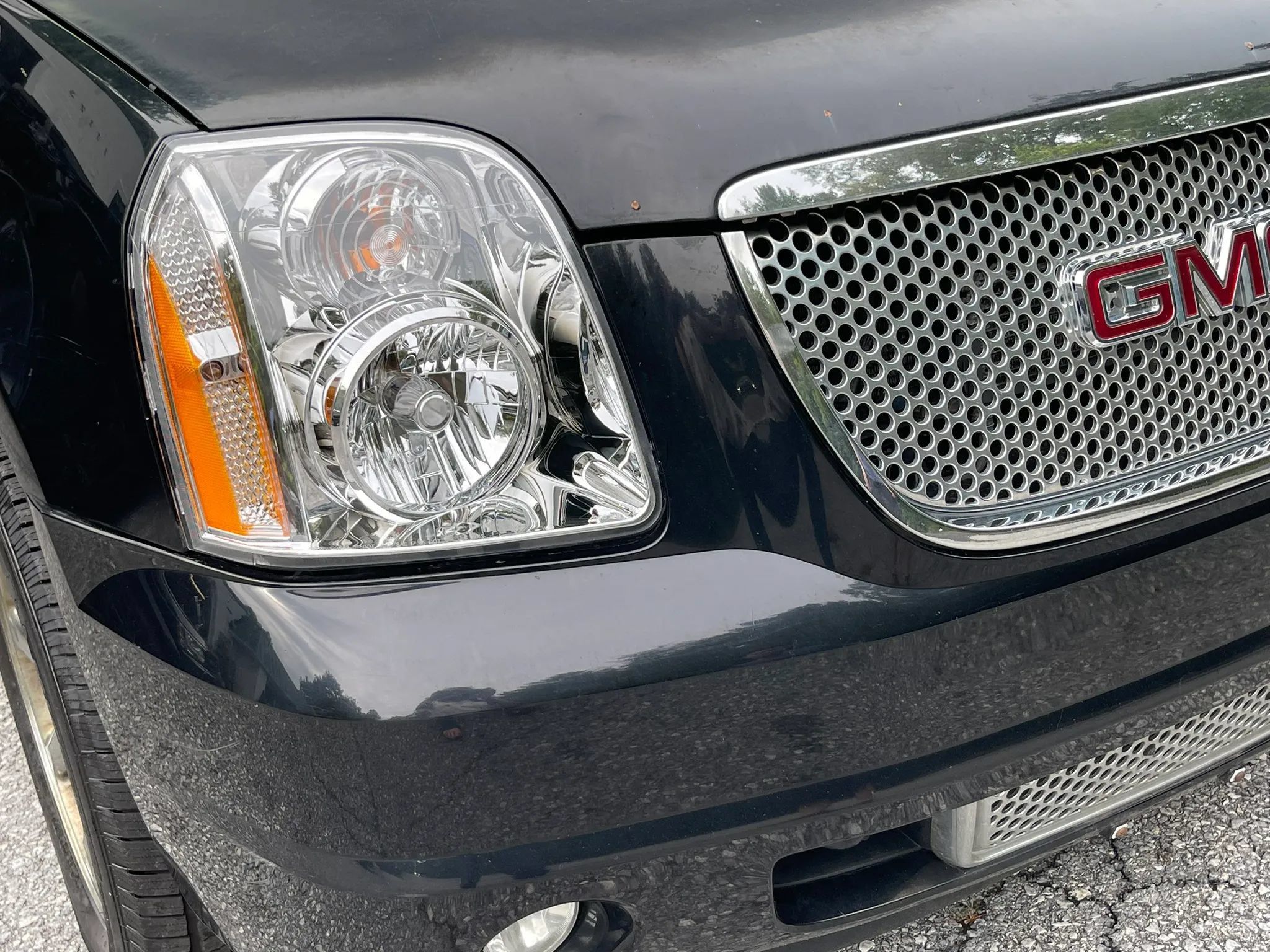 Used 2013 GMC Yukon XL Denali AWD/4WD image 5