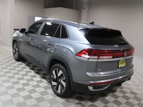 Used 2024 Volkswagen Atlas Cross Sport SE AWD/4WD image 6