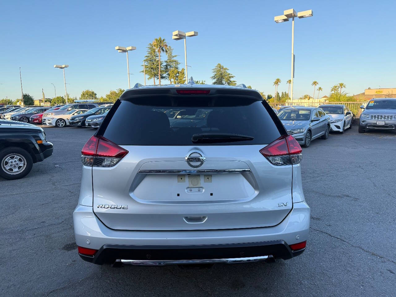 Used 2020 Nissan Rogue SV w/ Premium Package FWD image 7
