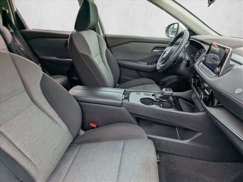 Used 2022 Nissan Rogue SV FWD image 19