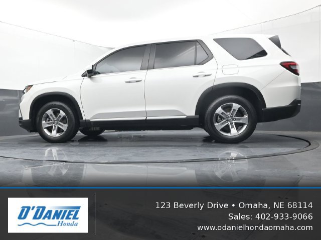 Used 2025 Honda Pilot EX-L image 10