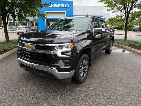 Used 2022 Chevrolet Silverado 1500 LT AWD/4WD image 9