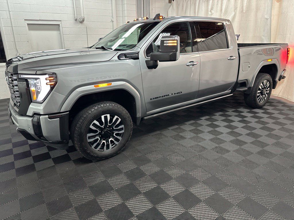 Used 2025 GMC Sierra 3500 Denali Ultimate AWD/4WD image 5