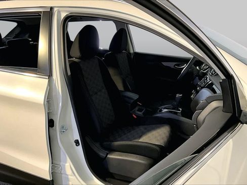 Used 2017 Nissan Rogue Sport SV AWD/4WD image 8