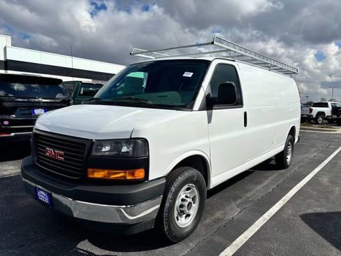 New 2026 GMC Savana 3500 w/ Driver Convenience Package RWD image 4