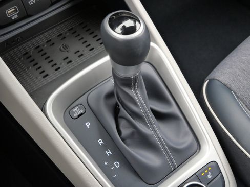 Used 2023 Hyundai Venue Limited w/ Cargo Package image 25