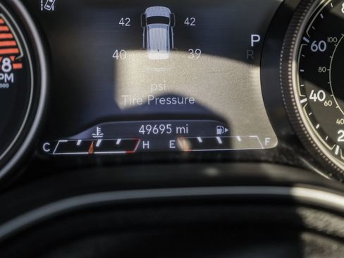 Used 2021 Jeep Cherokee Limited image 25