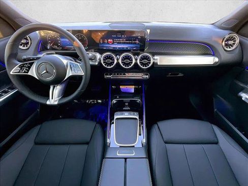 Used 2026 Mercedes-Benz GLB 250 4MATIC image 7