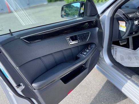 Used 2010 Mercedes-Benz E 63 AMG Sedan image 8