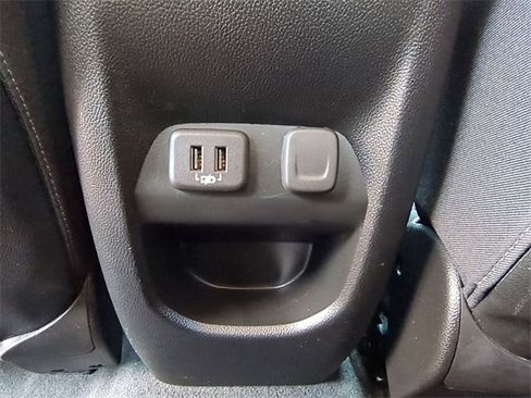 Certified 2021 Chevrolet Colorado Z71 w/ Z71 Midnight Edition image 21