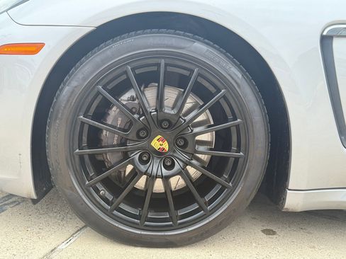 Used 2016 Porsche Panamera image 11