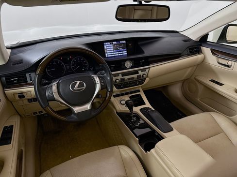 Used 2014 Lexus ES 350 w/ Luxury Package image 24