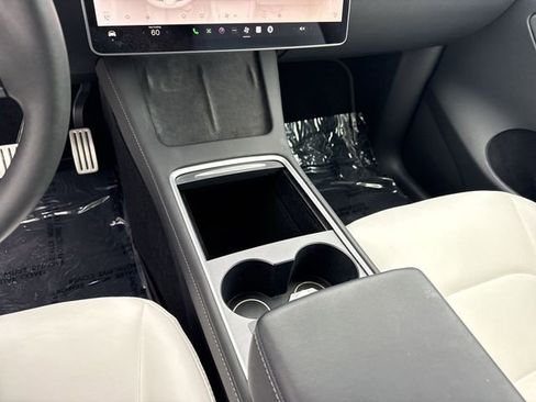 Used 2023 Tesla Model Y Performance AWD/4WD image 21