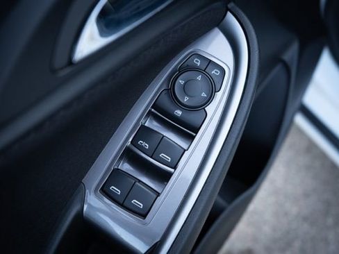 Used 2023 Chevrolet Malibu LT FWD image 13