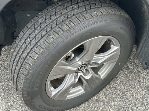 Used 2025 Toyota RAV4 XLE image 16