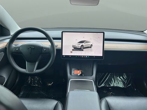 Used 2022 Tesla Model 3 Long Range AWD/4WD image 9