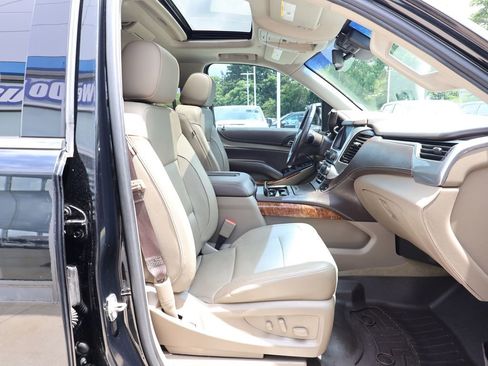 Used 2018 Chevrolet Suburban Premier AWD/4WD image 41