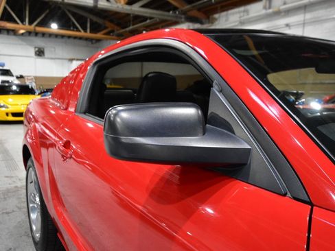Used 2009 Ford Mustang GT Premium RWD image 41