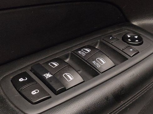 Used 2020 Jeep Grand Cherokee Limited w/ Luxury Group II image 27