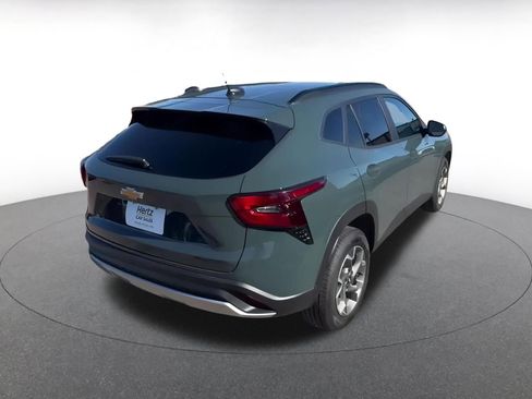 Used 2025 Chevrolet Trax LT image 14