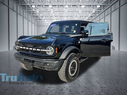 Used 2023 Ford Bronco Outer Banks w/ Sasquatch Package AWD/4WD image 13