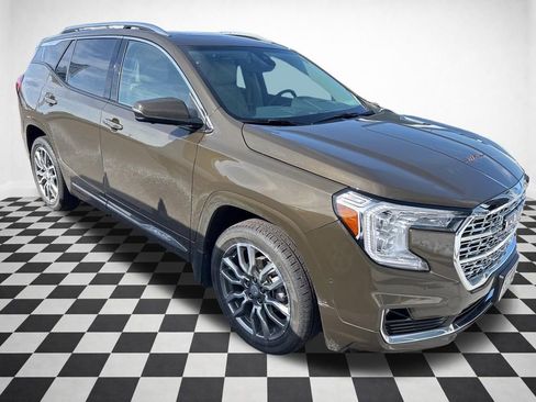 Used 2023 GMC Terrain Denali w/ Denali Premium Package image 32