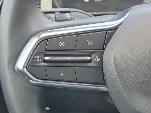Used 2025 Chevrolet Equinox LT FWD image 24