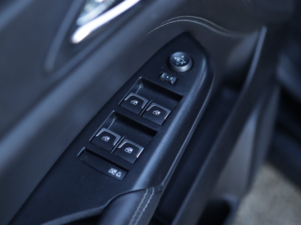 Used 2016 Cadillac SRX Luxury FWD image 22