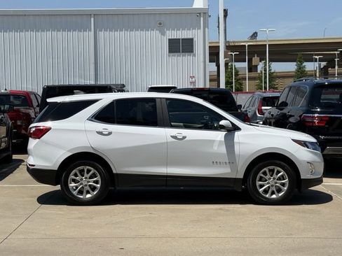 Used 2021 Chevrolet Equinox LT FWD image 3