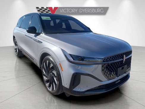 Used 2024 Lincoln Nautilus Reserve w/ Equipment Group 202A image 1