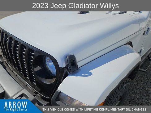Used 2023 Jeep Gladiator Sport AWD/4WD image 15
