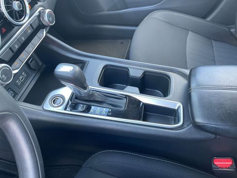 Used 2025 Nissan Sentra SV image 40