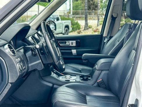 Used 2016 Land Rover LR4 HSE image 17