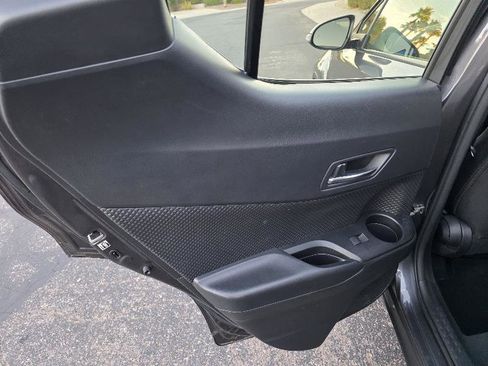 Used 2021 Toyota C-HR XLE image 17