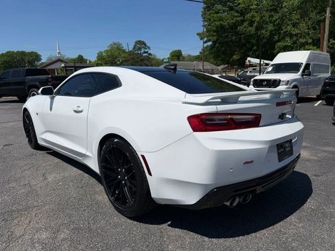 Used 2017 Chevrolet Camaro SS RWD image 8