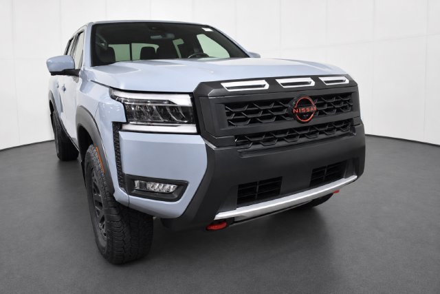 Used 2025 Nissan Frontier PRO-4X w/ Pro Convenience Package AWD/4WD image 3