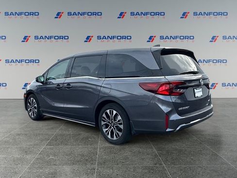 Used 2025 Honda Odyssey Elite image 3