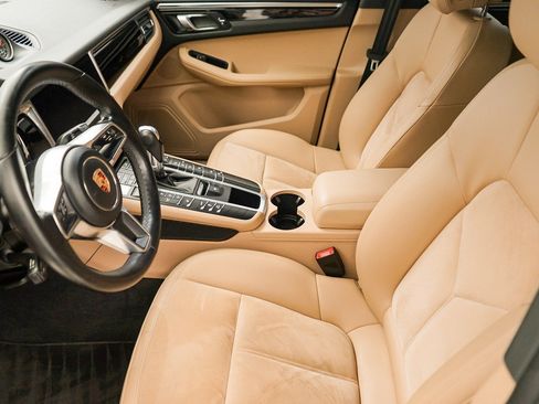 Used 2019 Porsche Macan AWD/4WD image 17