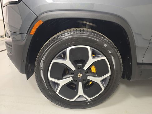 Used 2023 Rivian R1S Launch Edition AWD/4WD image 9