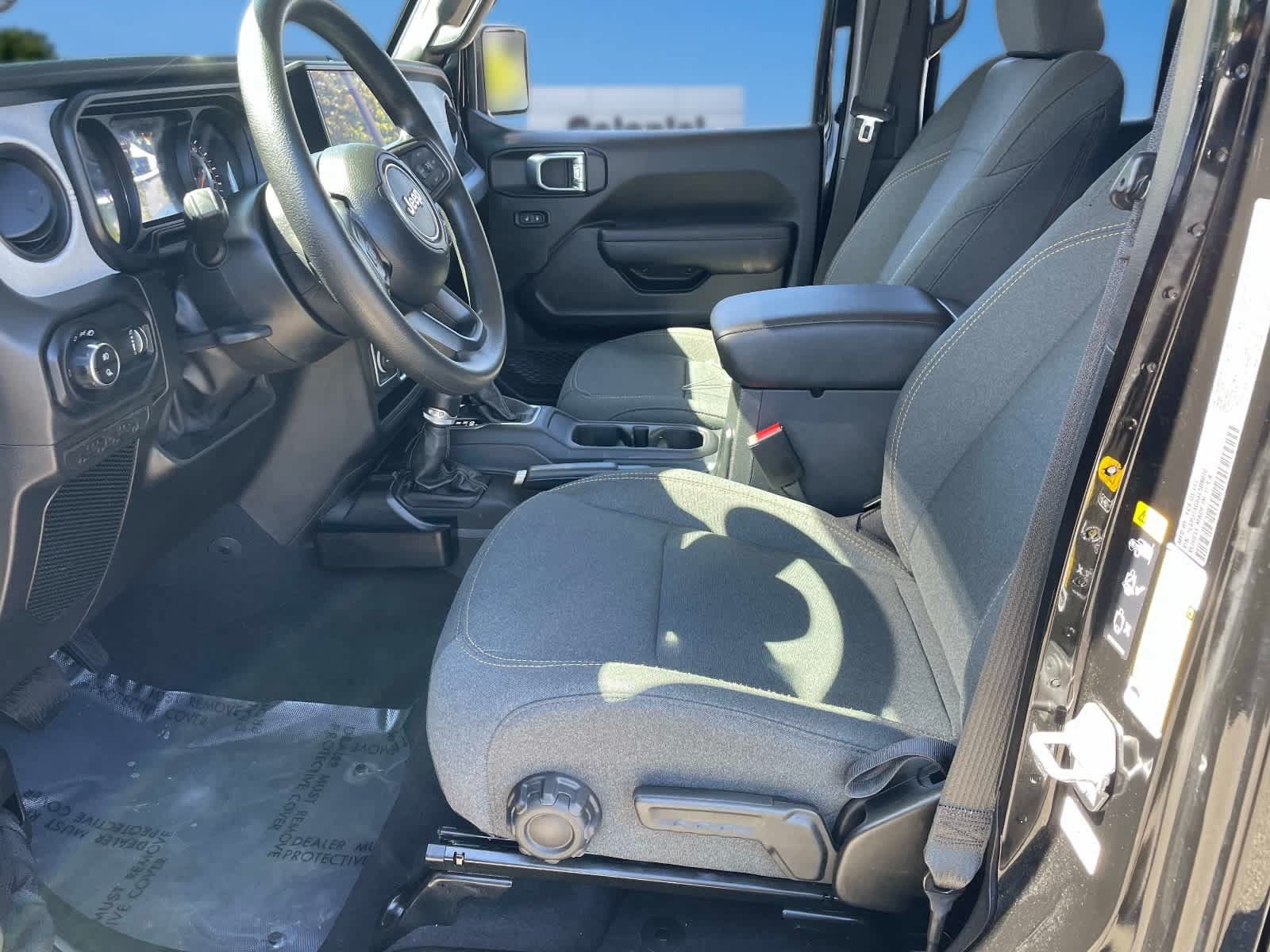 Used 2025 Jeep Gladiator Sport AWD/4WD image 17