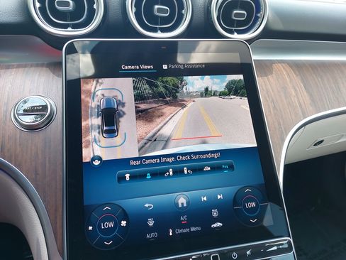 Used 2025 Mercedes-Benz C 300 Sedan image 25